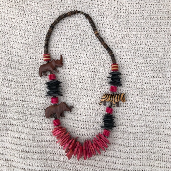 Vintage Chunky Boho Carved Wood African Safari Pink Brown Black Necklace - Picture 12 of 14